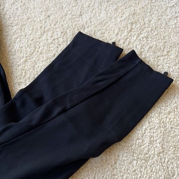 FABLETICS Black Leggings 🖤 - Picture 2 of 5